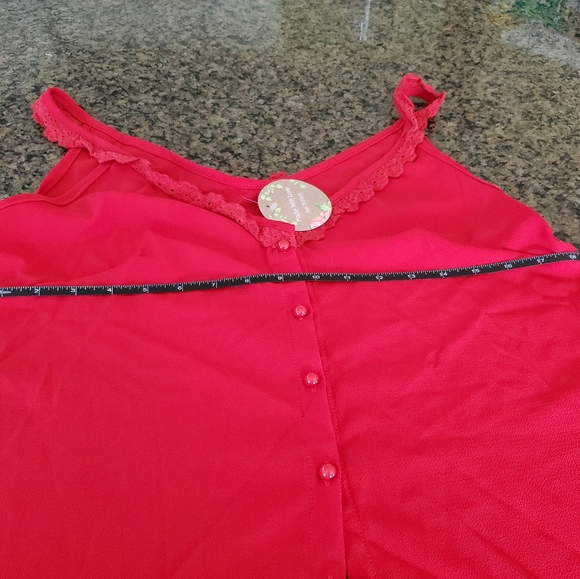 Beautiful and Versatile Red Top - Picture 4 of 5